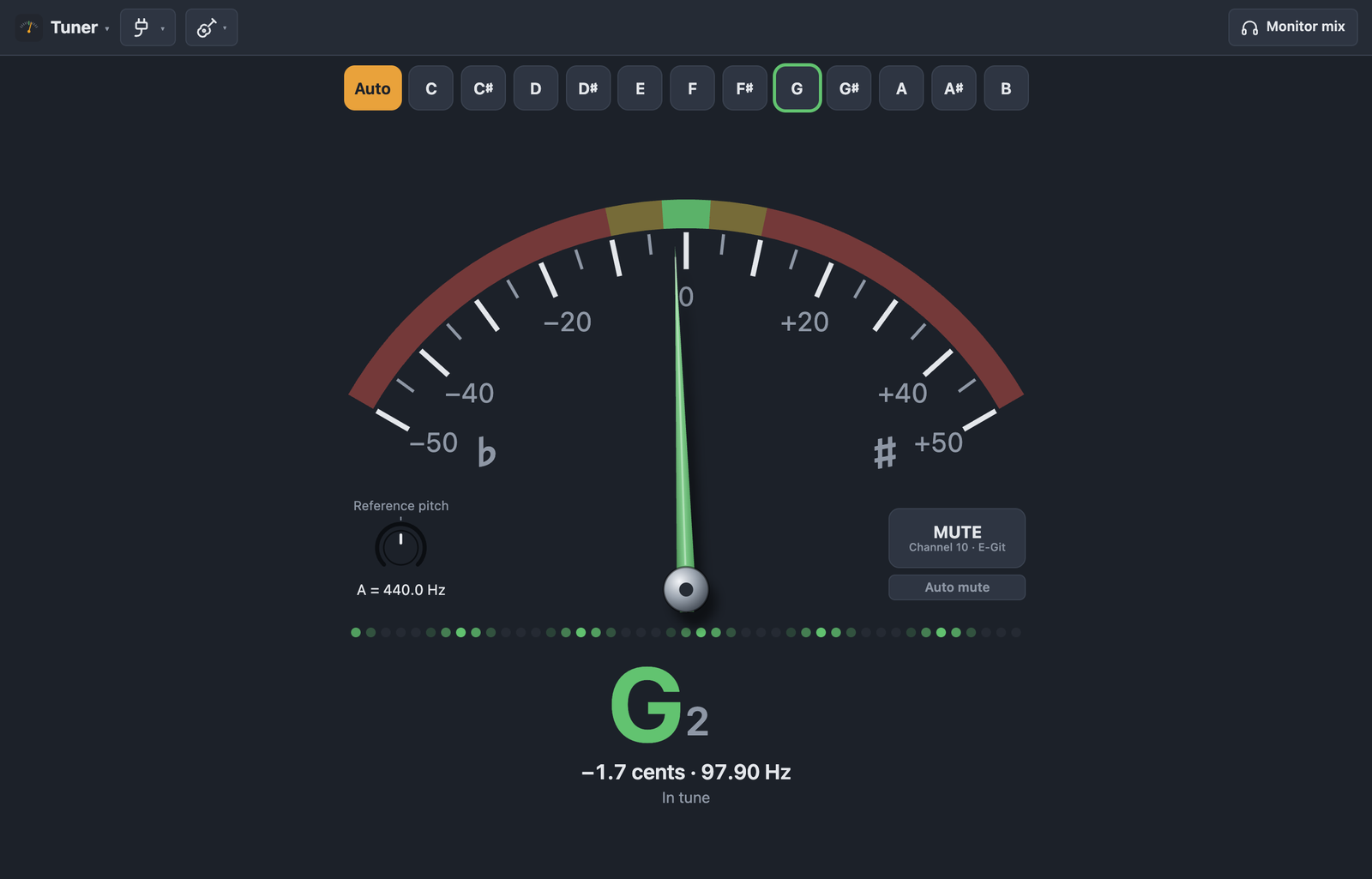 Tuner with the needle in the green zone, note E, deviation in cents and frequency