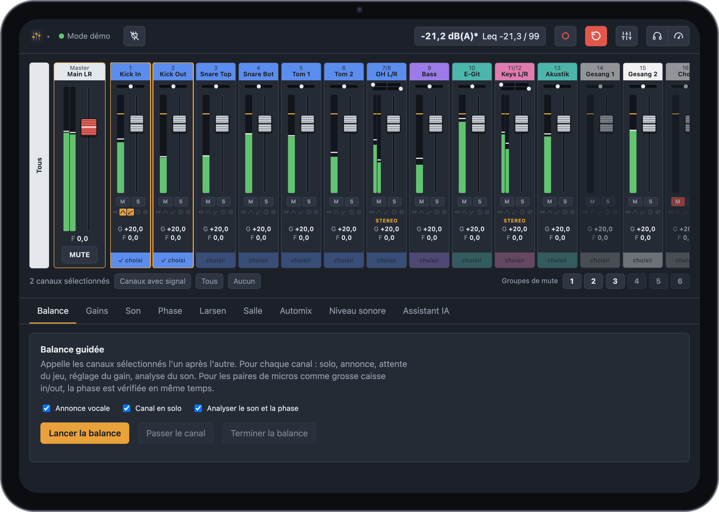 Vue Console sur un iPad avec tranches, niveaux et faders